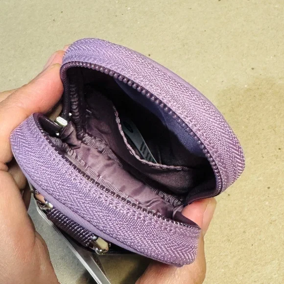 Lululemon Clippable Nano Pouch (A3) - Picture 7 of 9